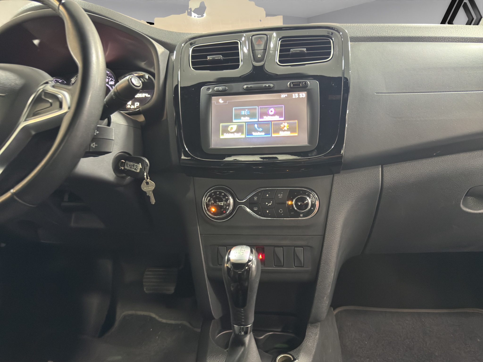 2024 Renault Logan