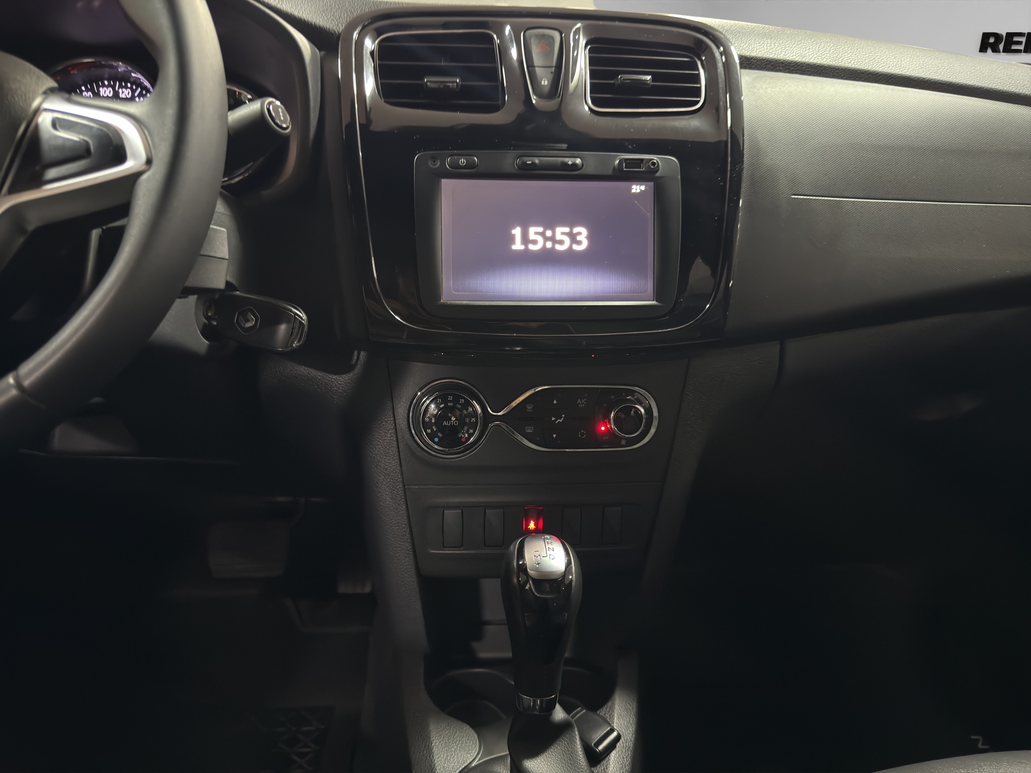 2023 Renault Logan