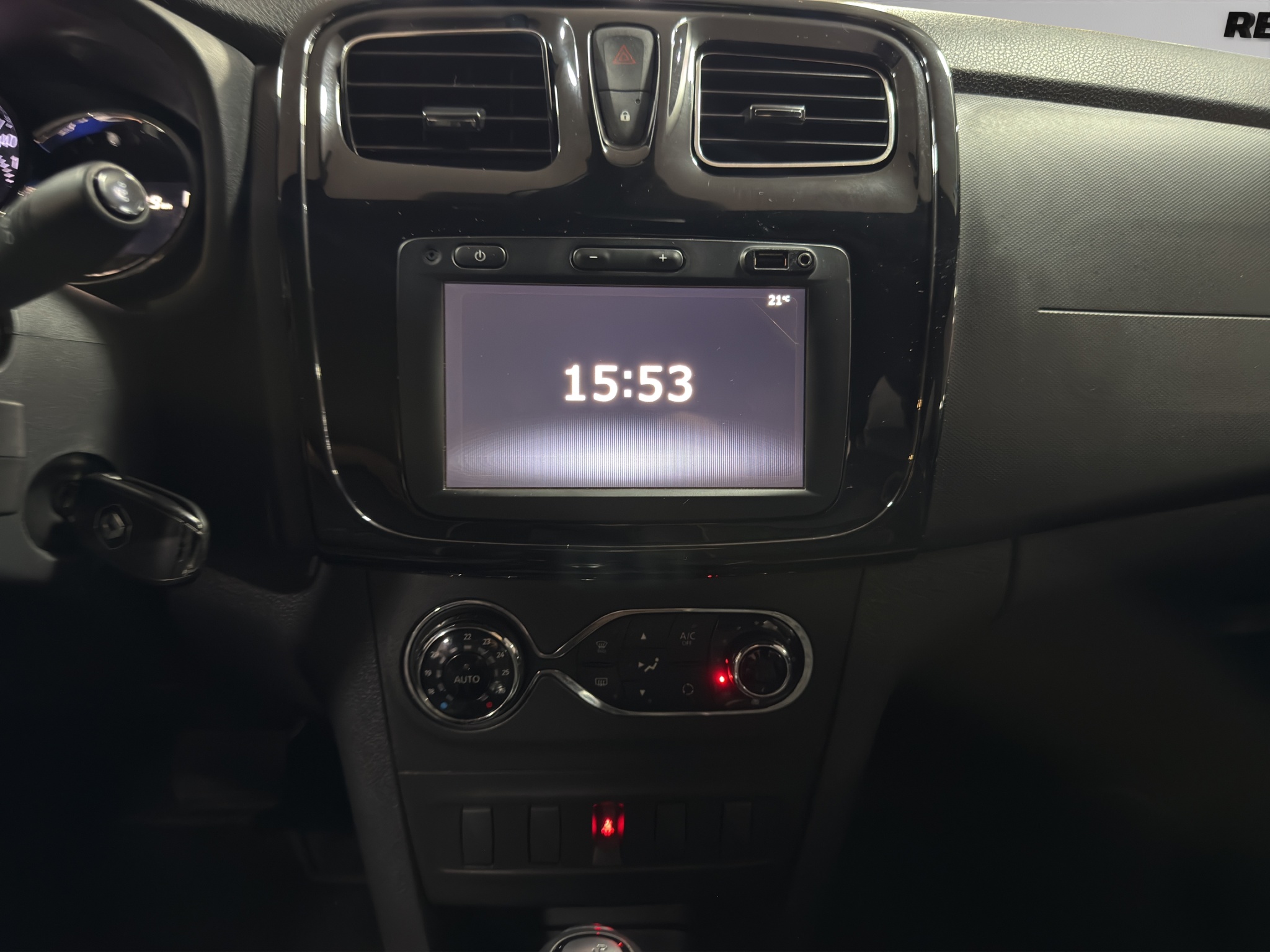 2023 Renault Logan